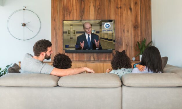 Onde assistir a Rede Brasil de Televisão?